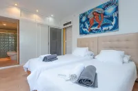 VILLA MARIPOSA INCREDIBLE VIEWS NEXT TO THE SEA.