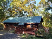 Near West Jefferson, Boone + Blue Ridge Parkway! Mountain get away w/ fireplace.