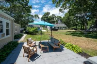 Family Beach House in Onset - walk to beaches