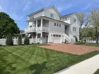 Heated pool and spa. Walk to the beach.  With elevator.