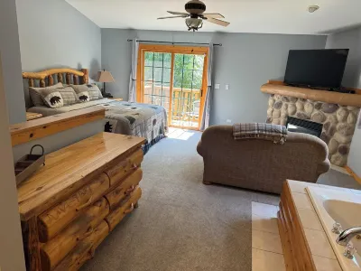 The Happy Traveler - Cabin at Starved Rock State Park