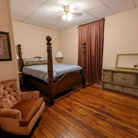 Stowaway Suites on the Avenue: Mt Laurel Suite