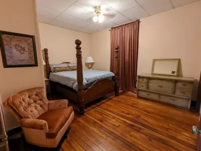 Stowaway Suites on the Avenue: Mt Laurel Suite