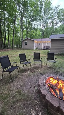 Updated Higgins Cottage w/ AC - Walking Distance to Higgins & Boat Parking