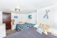 Classic Lake Sallie Home - Fish, Golf, Bike, Kayak, Pickleball, Bball, Peloton