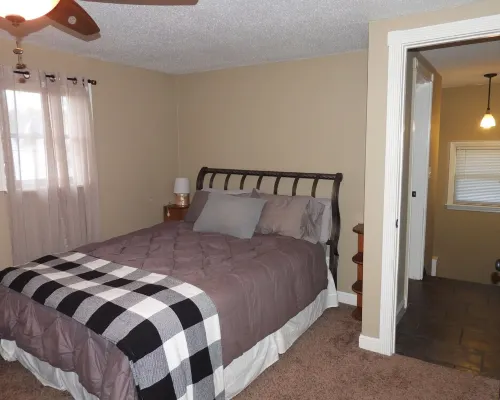 Close to trails! Cozy home base for your snowmobile adventures. Hotele w: Millinocket