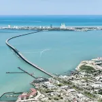 Winter Bliss by the Beach: Your Coastal Getaway 2BR 1.5B - 6 Guests