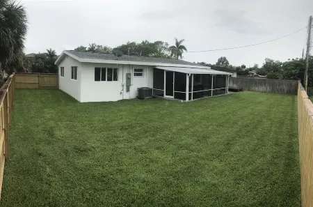 Renovated 4 Bedroom East Boca House, Walk to Everything!