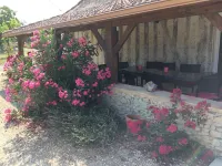 Périgord: gite with secure swimming pool in the heart of Dordogne bastides