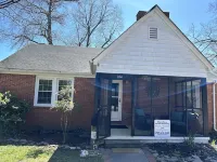 6 Block to oceanfront and in the center of the vibe district!