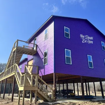 Beautiful cabin on the banks of the Little Missouri River Relief!