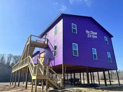 Beautiful cabin on the banks of the Little Missouri River Relief!