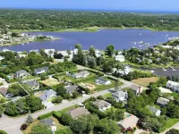 Southampton - Walk to water/10 min drive to area beaches and Southampton Village