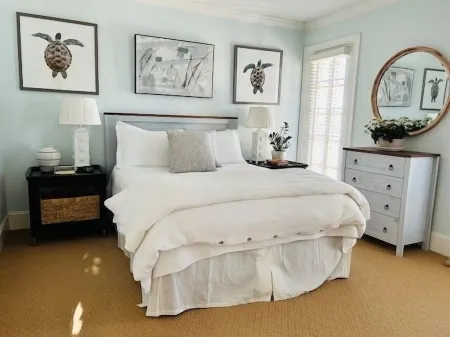 On the Sound 6BR 4.5BA home! Great for large families, 2 living spaces. Hot tub!