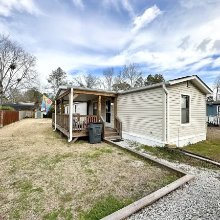 NOW BOOKING FOR WINTER! CUTE….COZY….COASTAL!! Quiet Neighborhood!