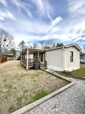 NOW BOOKING FOR WINTER! CUTE….COZY….COASTAL!! Quiet Neighborhood! Hotels in Sunset Beach