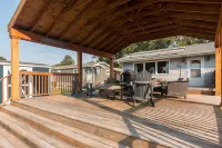 Lake Life Retreat in Decatur Michigan on Lake of the Woods near Sister Lakes