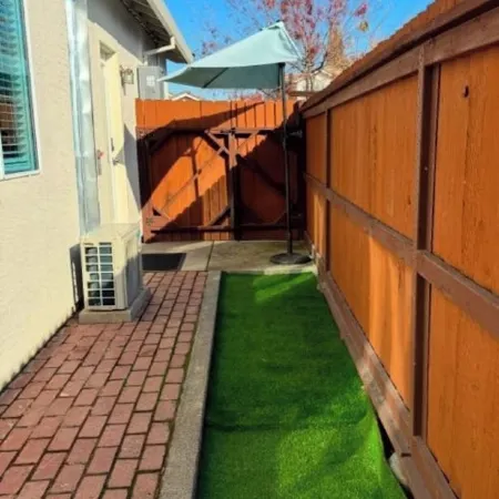 Cozy Broadstone Guesthouse Located Near Shops & Trails with AC, WiFi & Laundry!