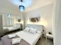 Big Flat in a Very Quiet Area and Well Connected Hotels in Sant Andreu