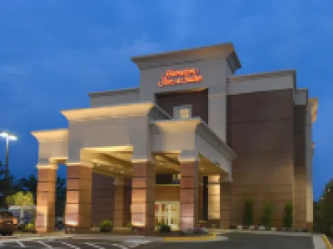 Hampton Inn & Suites Herndon-Reston Hotels in Dranesville