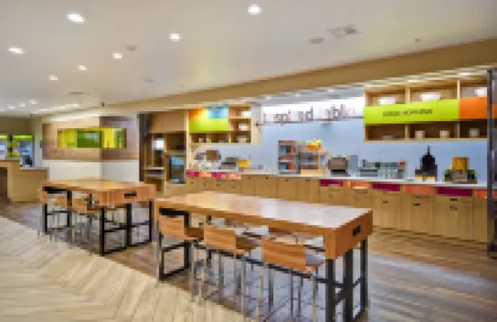 埃爾雷諾希爾頓惠庭飯店
