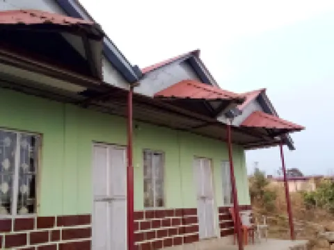 Hillside Homestay فنادق في تشيرابونجي