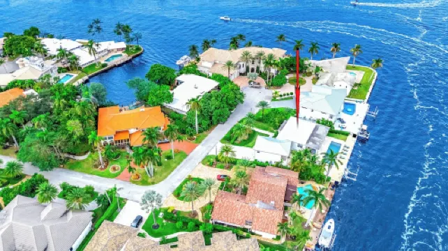 Waterfront Gem! Heated Pool+HotTub! Close 2 Beach!