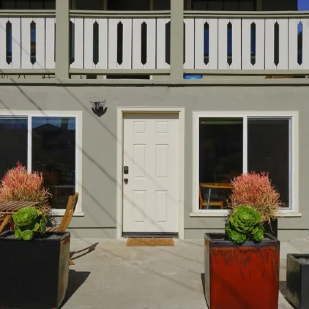 Spacious and Spotless 2B/1Br Sanctuary with Parking