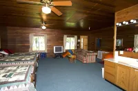 500' Lakeshore, 2 Docks, Sand Beach, Sleeps 10, A/C, Pontoon Boat for Rent - 2-Sterne