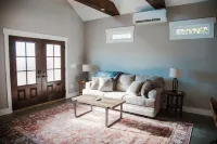 Ideal One-Bedroom Getaway on the Bourbon Trail