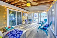 Walk to family friendly beach in West Dennis!