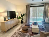 Casa De Augustine - Newly renovated 3 bed pool home with golf course views