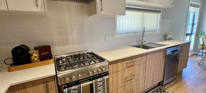 Luxury retreat overlooking Mt Panorama and Bathurst semi-rural surrounds Hotels in Bathurst