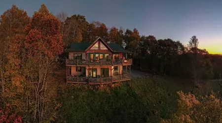 Don't Miss Out on Fall! Book Now for OCT/Nov and Ski Season at Hatley Pointe!