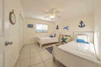 3/2 Beach House Close to Beach: Kid and Pet Friendly!