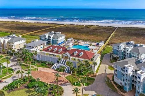 Water Front Views, Modern Farmhouse Vibe, Bunkroom, Private Beachfront Resort