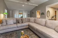 Large Family House 15min to Base