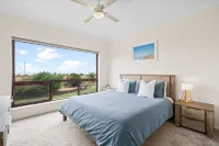 Sea Breeze - Spacious home with lovely ocean views