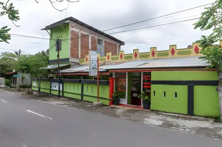 RedDoorz Syariah Near Paradiso Beach Sabang Отели в г. Krueng Raya