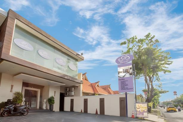 Life Emerald Hotel Surabaya Hotels in Genteng