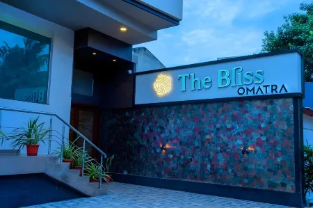 The Bliss Hotel Отели в г. Дхарвад