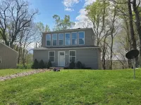 Rest and relaxation in this cozy waterfront home in Cadiz