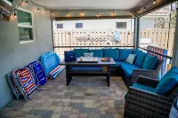 Escape to Paradise: Cozy Poolside Retreat in Bonita Beach