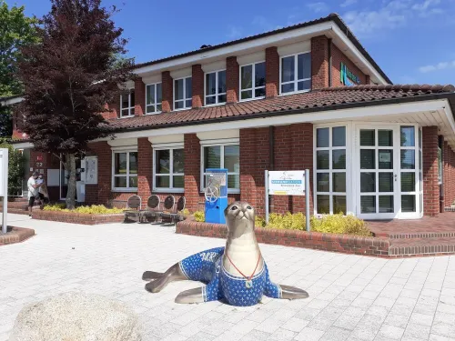 Row corner house, in the middle of Norddeich, quiet location, family friendly, WiFi free