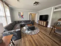 Charming 3 bedroom - Two Blocks from the Fountain