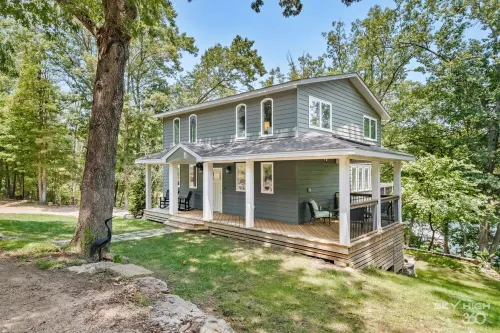 Stylish Lakefront Home on Beaver Lake in Beautiful Northwest Arkansas!