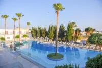 Fedrania Gardens Hotel - Private Pools