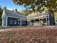 13 Beds, 17 Guests -Hot tub- 15 mins to Sunday River! Hotels near Sunday River Resort