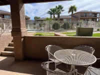 Cozy 2-bedroom condo with WiFi, pools in charming St. George
