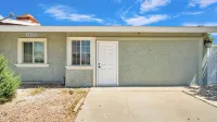 Charming 3-bedroom house in Pleasant Apple Valley with AC, WiFi
